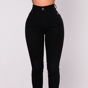 Fashion nova black skinny jeans